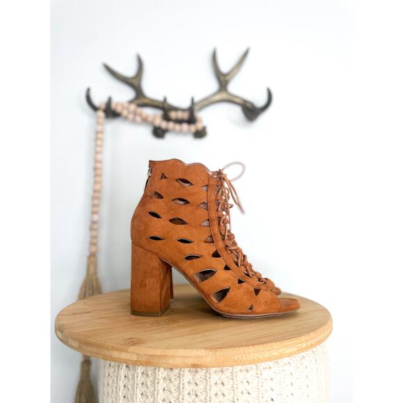 Guess Owina Gladiator Sandals Size 6.5 Cognac Tan Suede Peep Toe Lace Up Heels - Picture 1 of 8